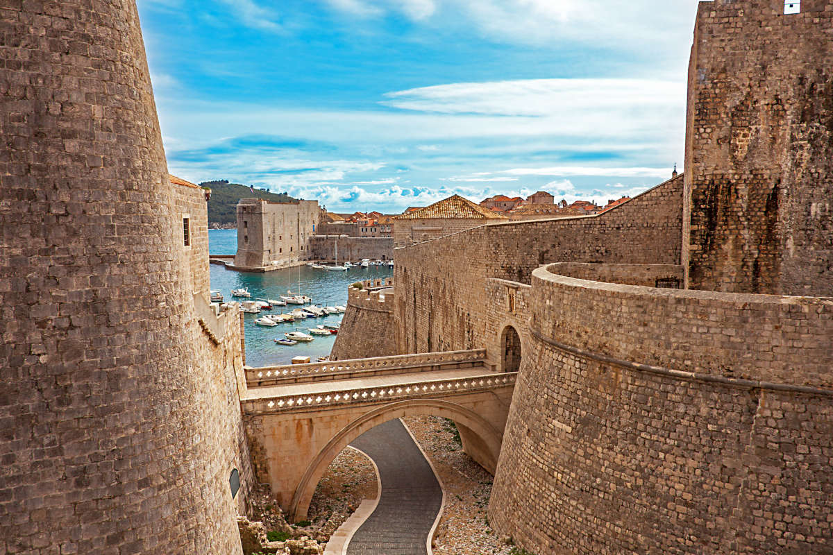 dubrovnik-yacht-charter-prima-sailing.jpg