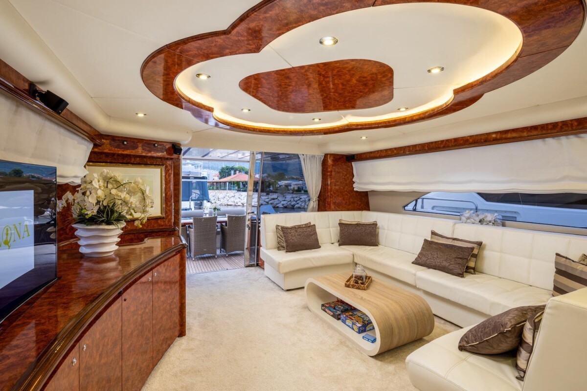 Amer 86 Lady Lona