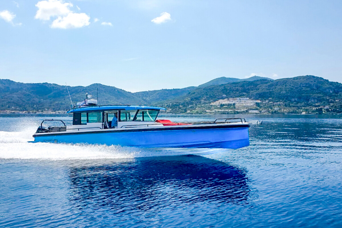 Axopar 37 XC Cross Cabin Traverso