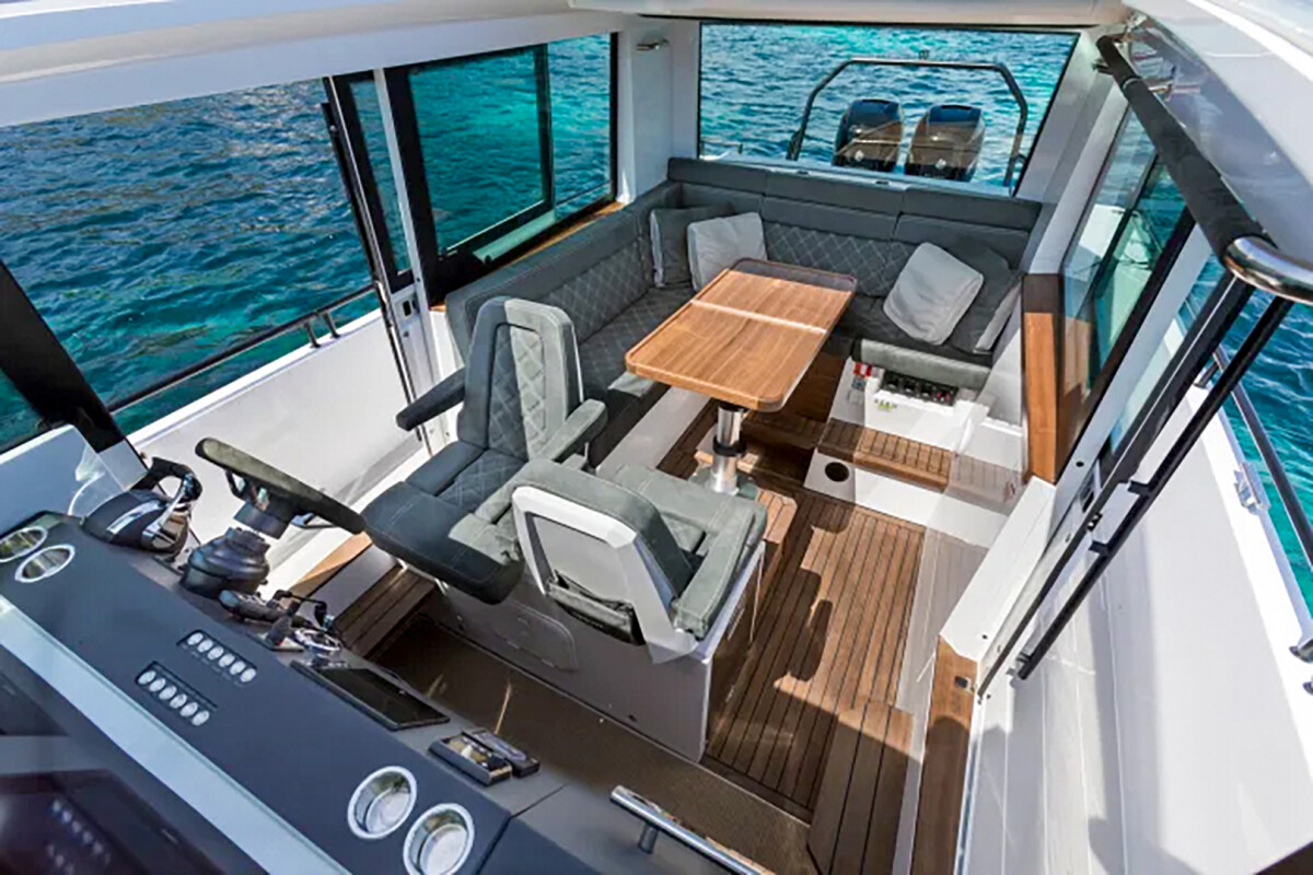 Axopar 37 XC Cross Cabin Traverso