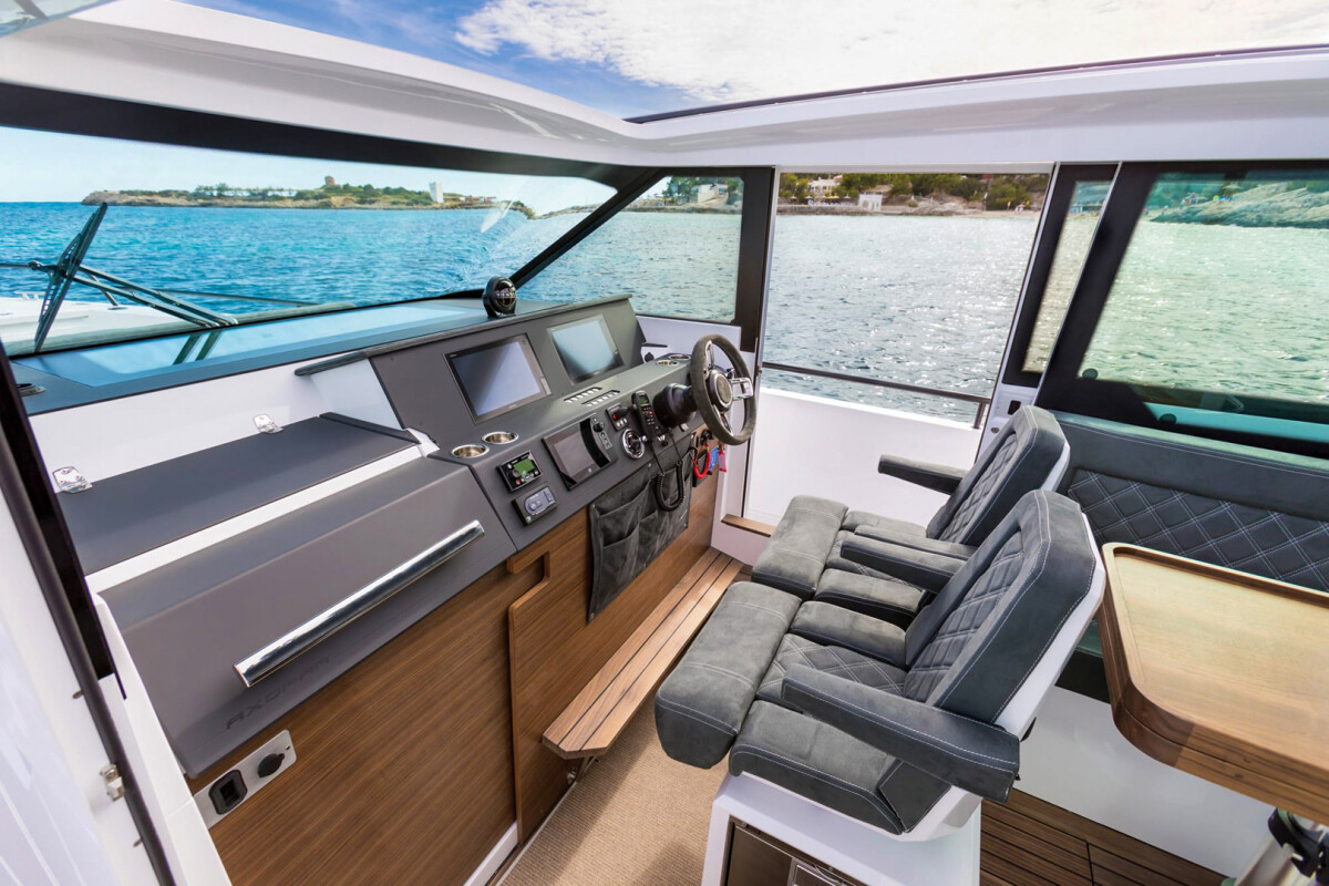 Axopar 37 XC Cross Cabin Traverso