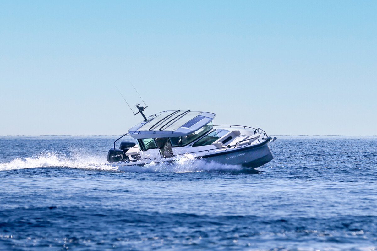 Axopar 37 XC Cross Cabin 