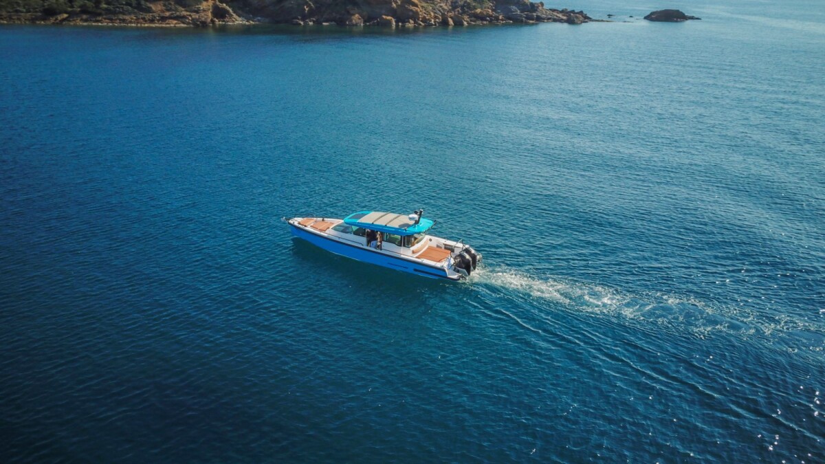 Axopar 37 XC Cross Cabin Kaizen