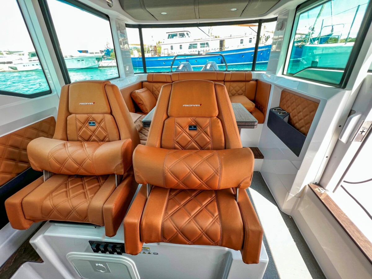 Axopar 37 XC Cross Cabin Kaizen