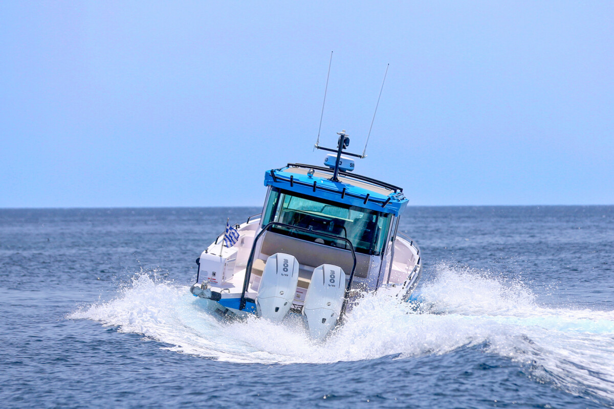 Axopar 37 XC Cross Cabin Vida