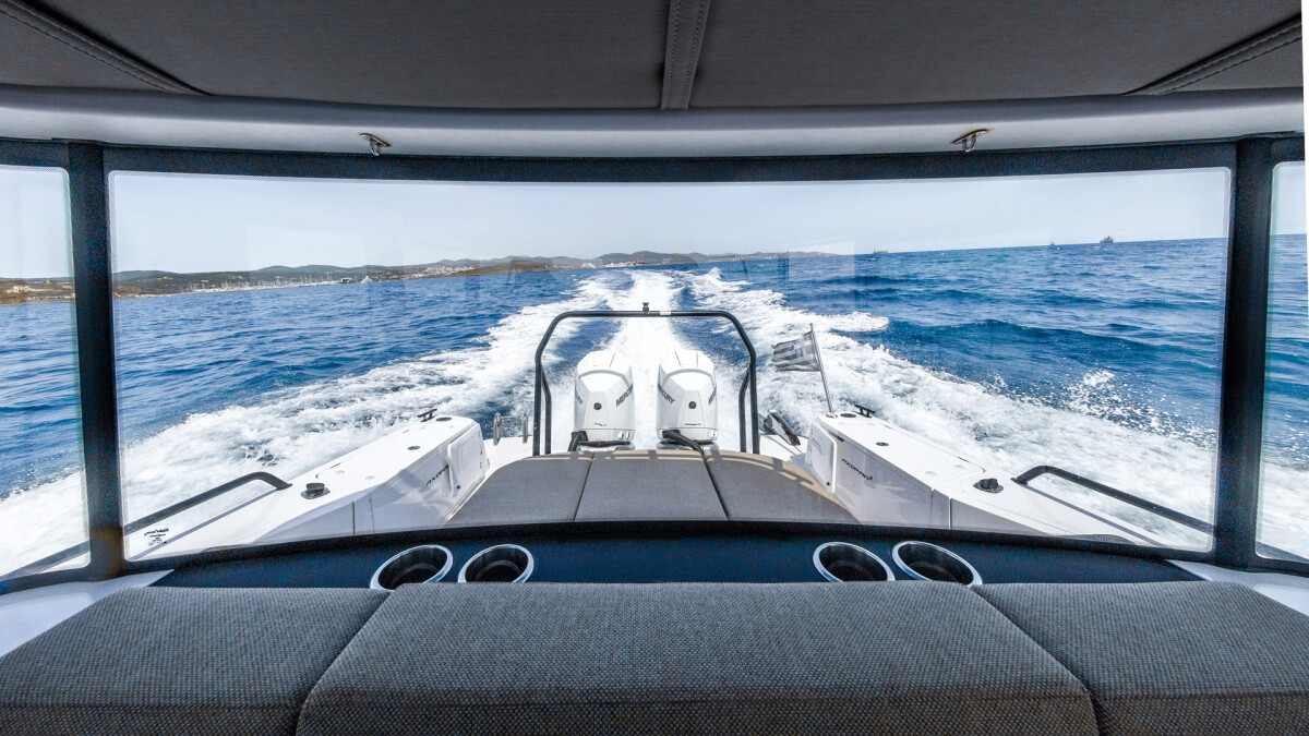 Axopar 37 XC Cross Cabin Vida
