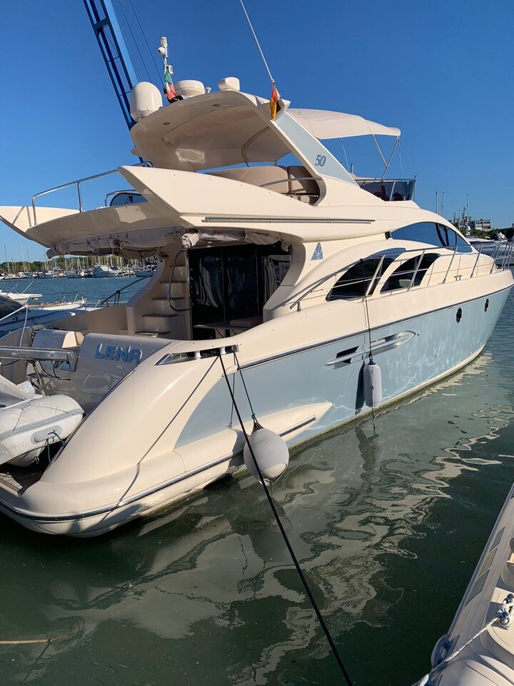 Azimut 50 Lena