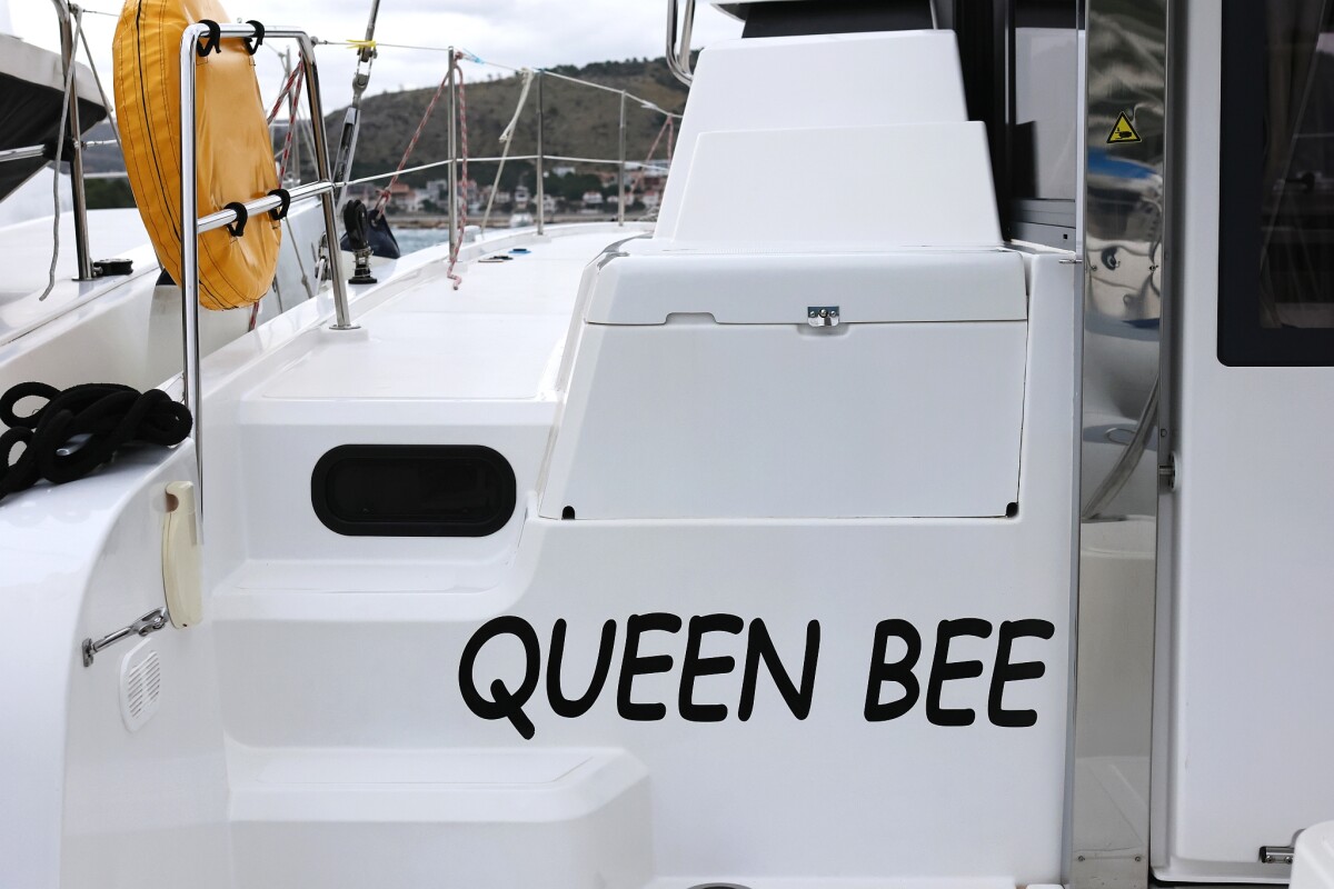 Bali Catspace Queen Bee
