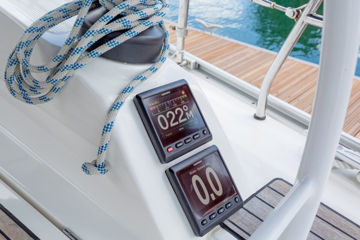 Bavaria 37
