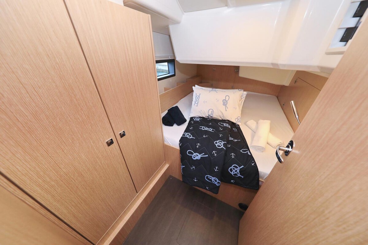 Bavaria C38 Ghost