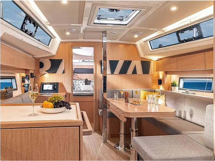 Bavaria C38 Twelve