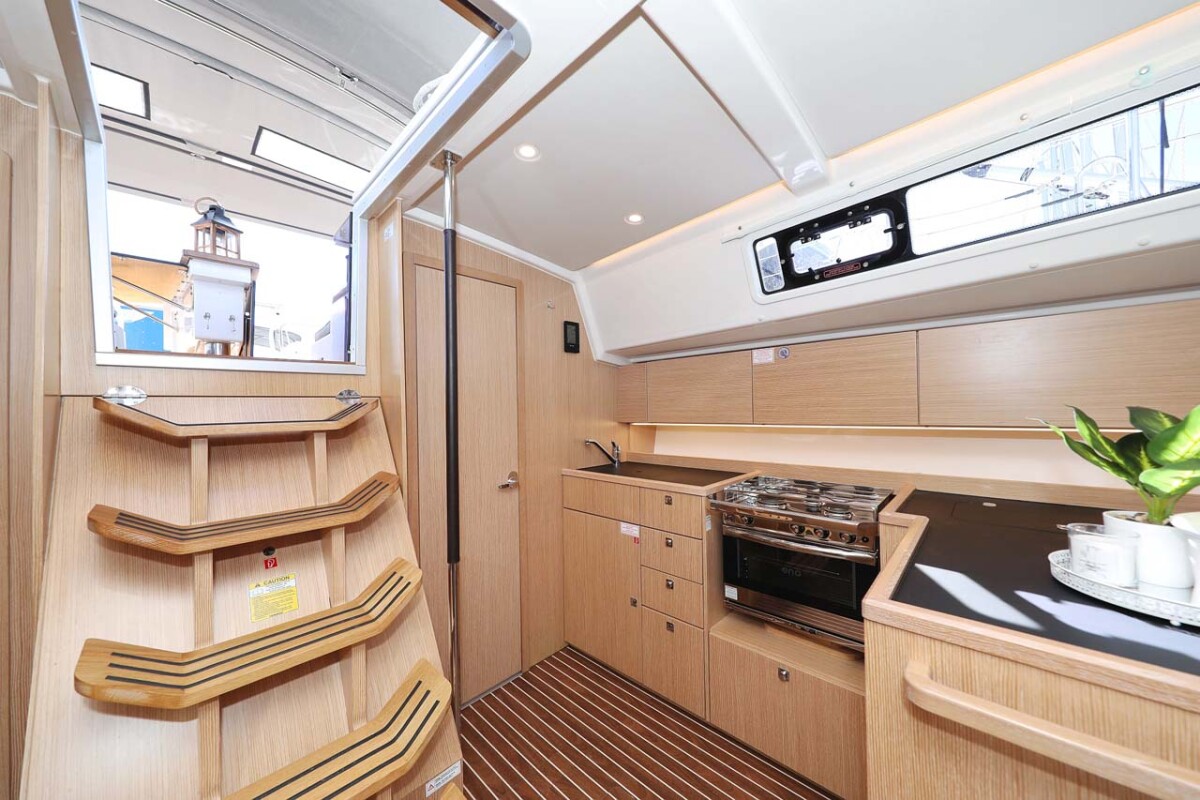 Bavaria C42 Style Leya