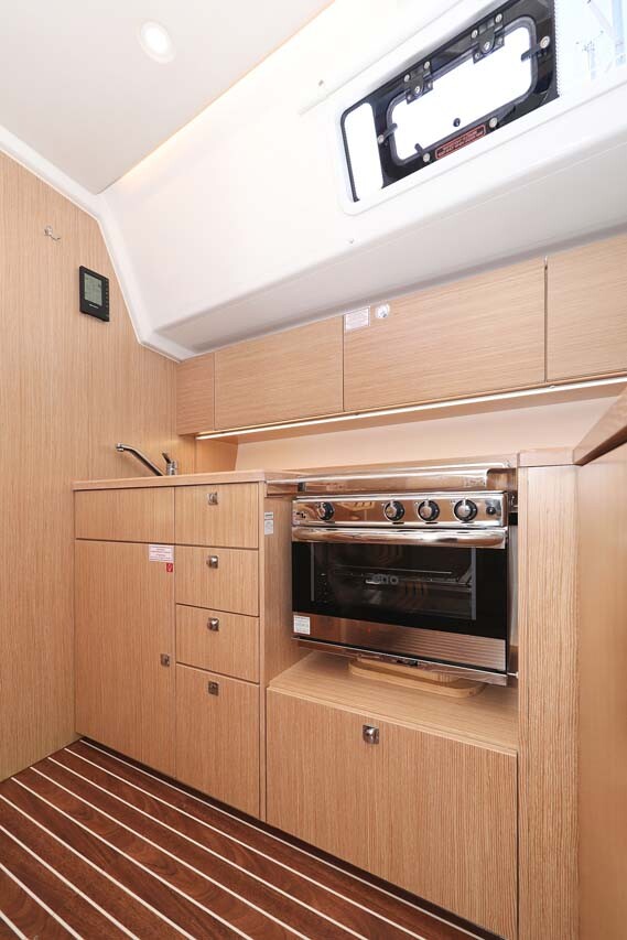 Bavaria C42 Style Leya