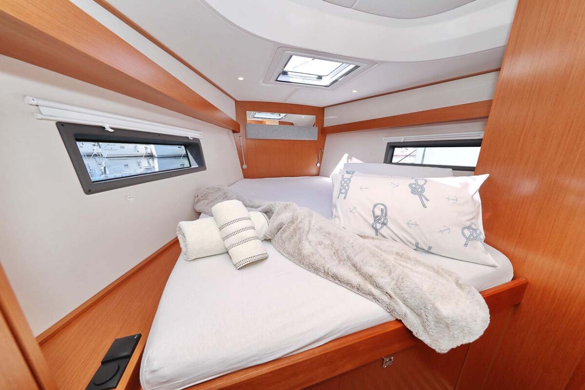 Bavaria C42 Style Antares