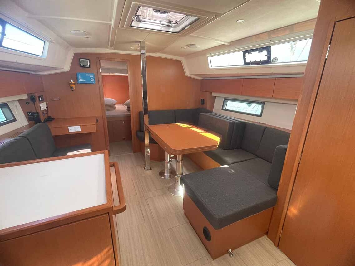 Bavaria C42 Paella