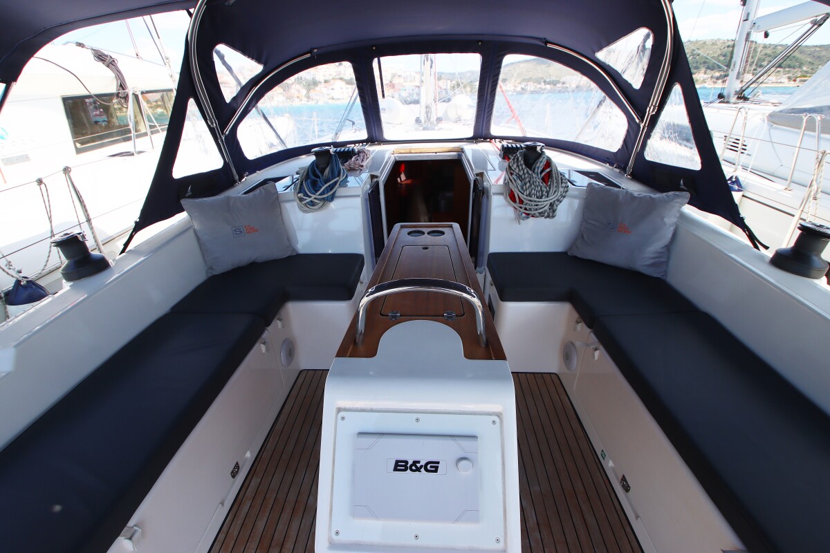 Bavaria C42 Coco