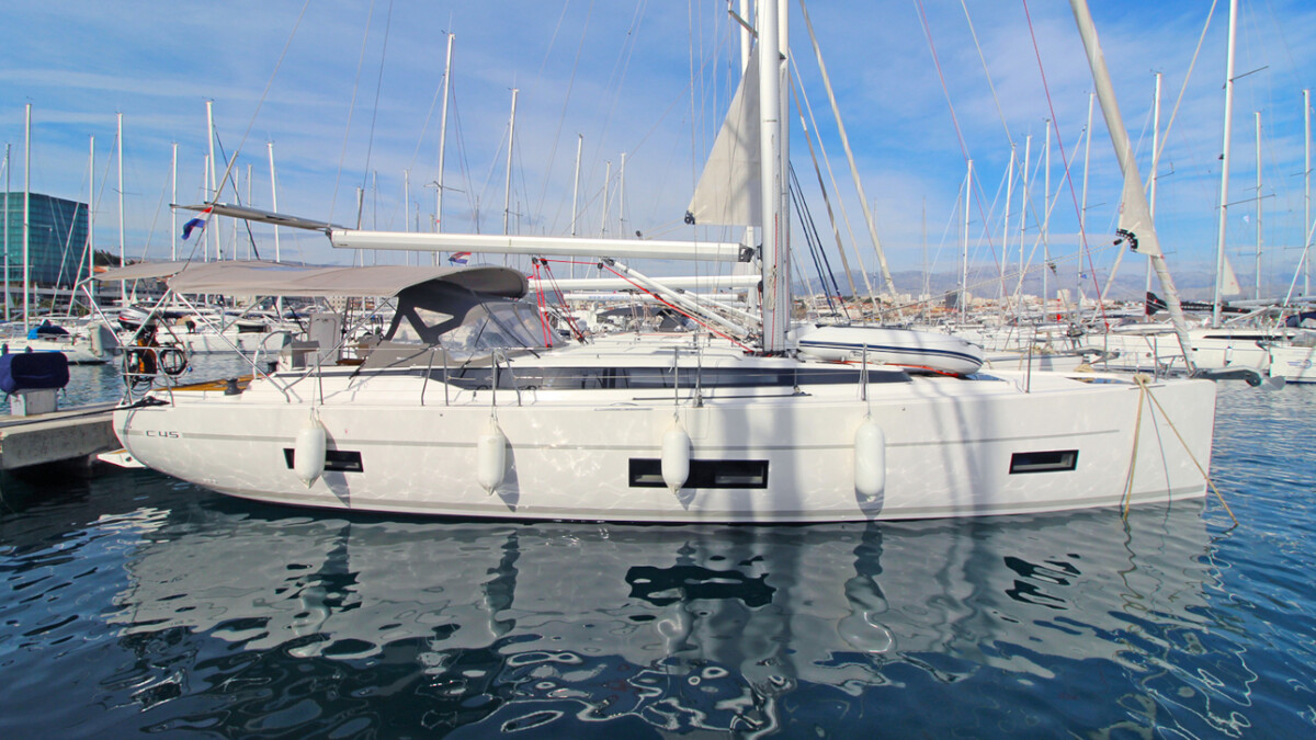 Bavaria C45 Style 
