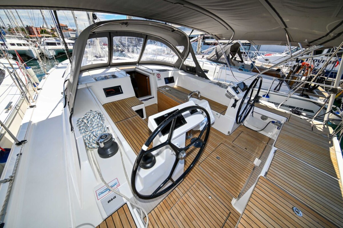 Bavaria C45 Efix