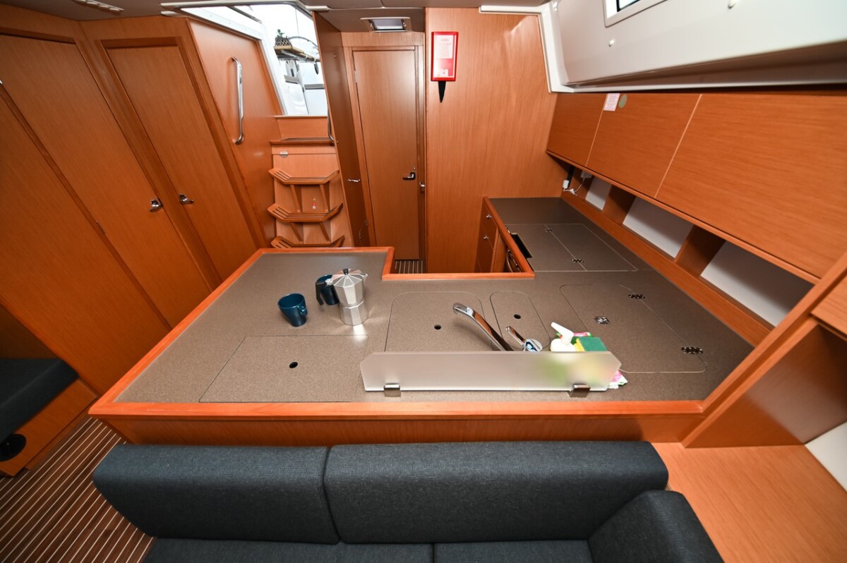 Bavaria C50 Style Big Blue
