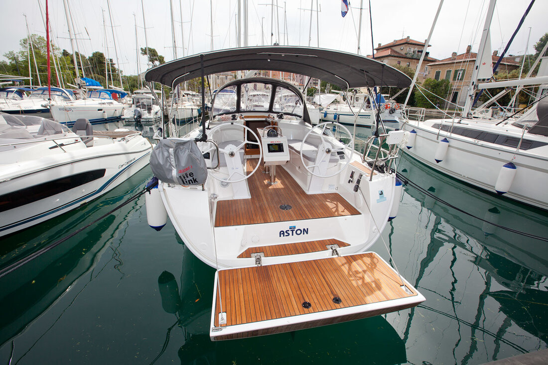 Bavaria Cruiser 34 Style Aston