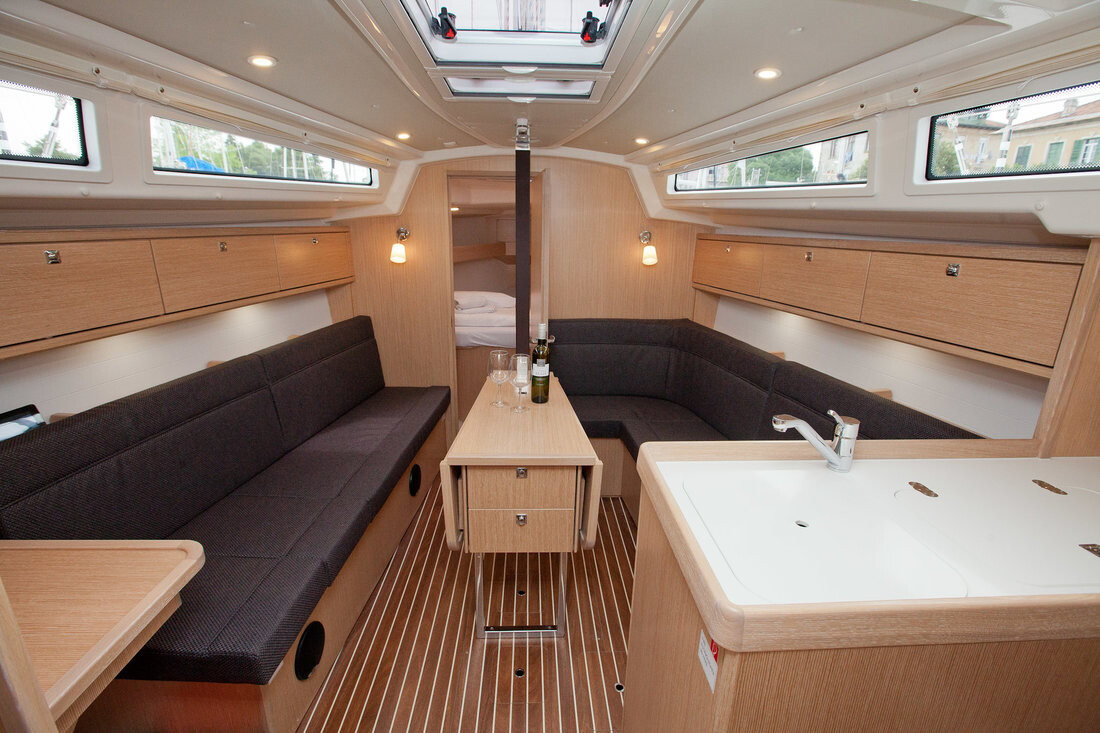 Bavaria Cruiser 34 Style Aston