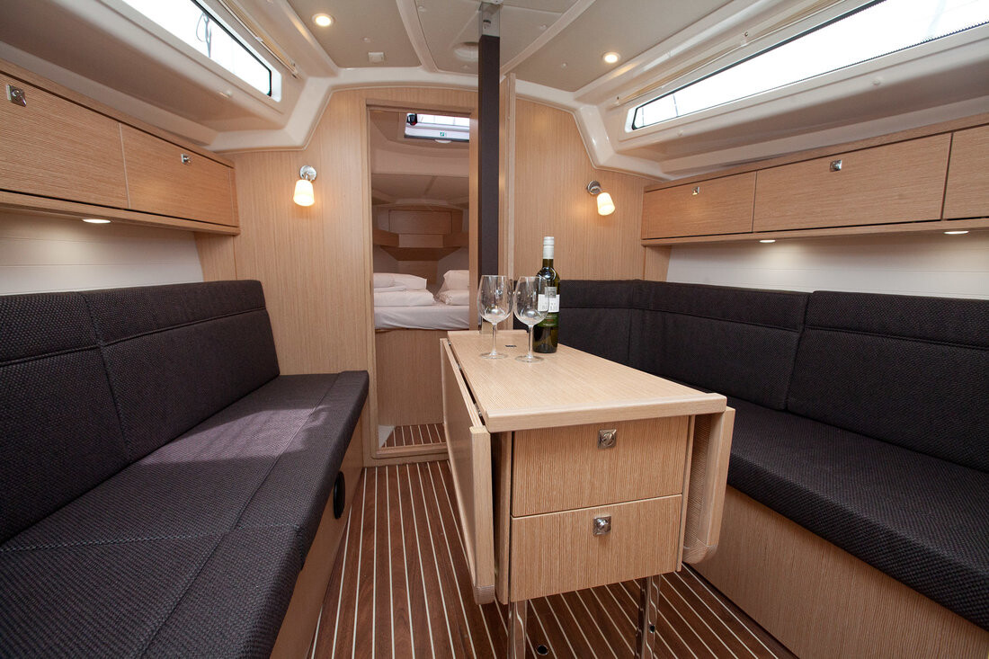 Bavaria Cruiser 34 Style Aston