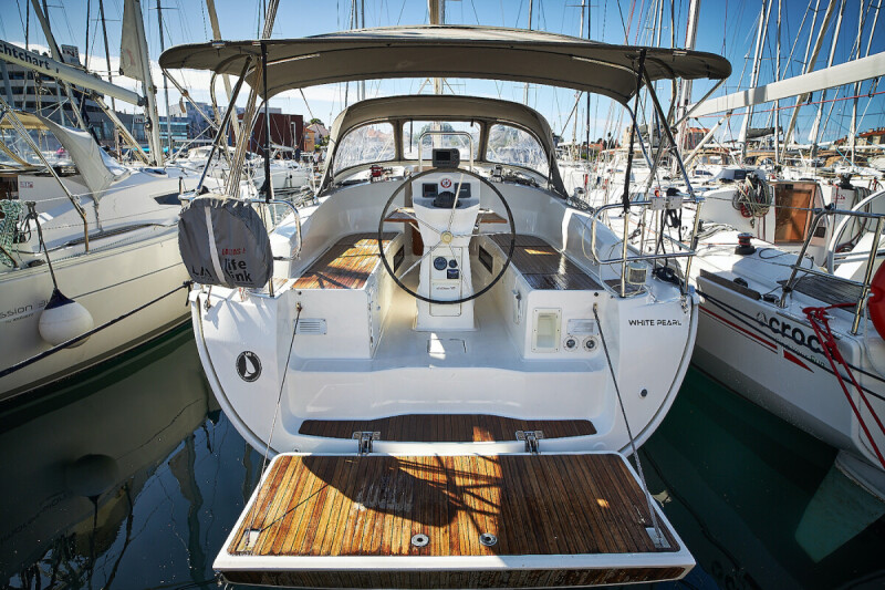 Bavaria Cruiser 36 White Pearl B