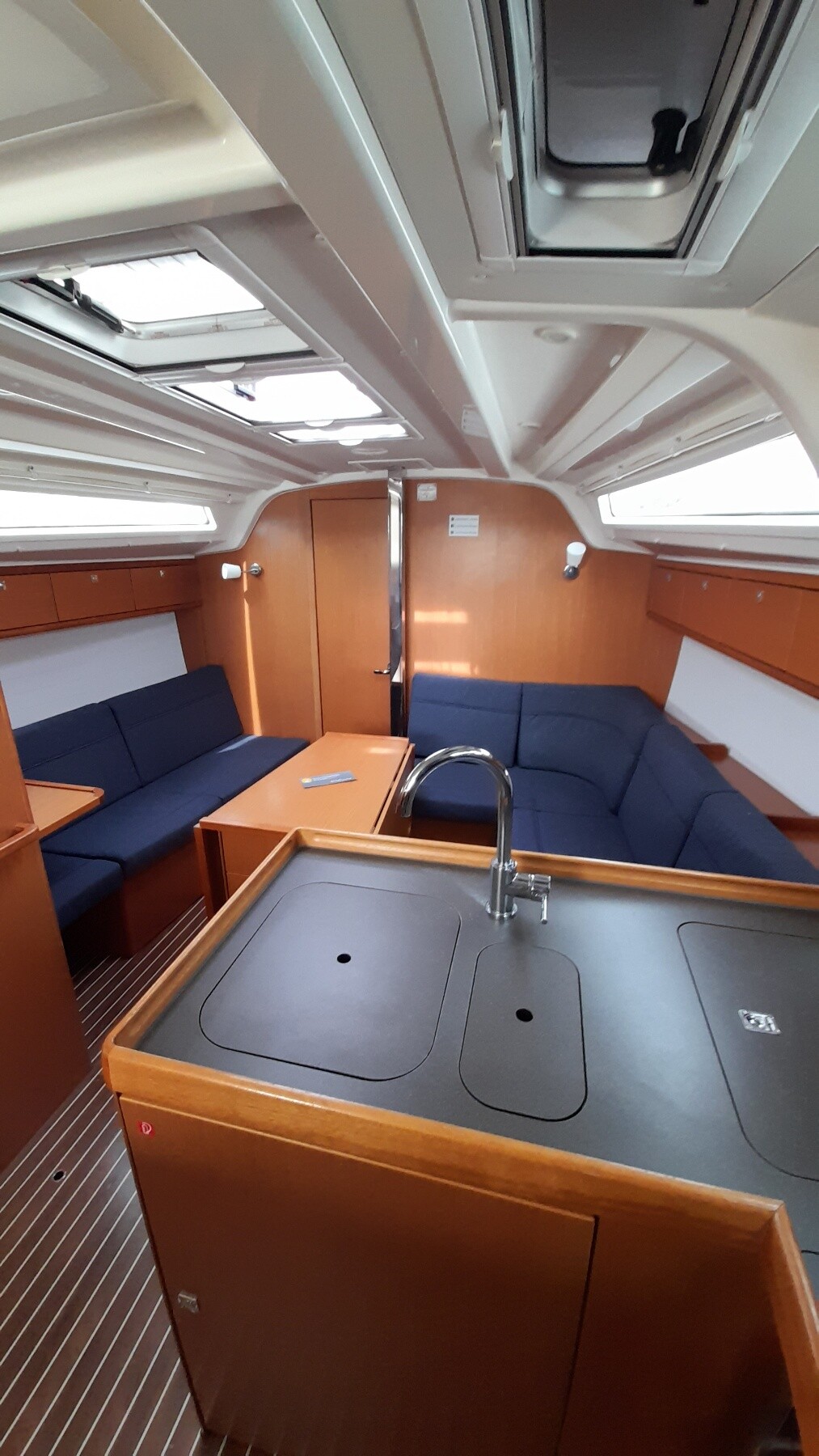 Bavaria Cruiser 37 Nenemia