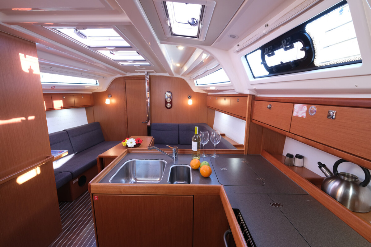 Bavaria Cruiser 37 Crush