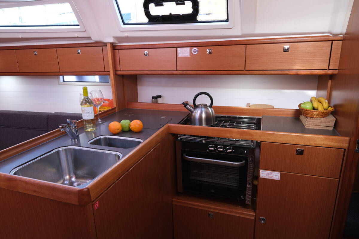 Bavaria Cruiser 37 Crush