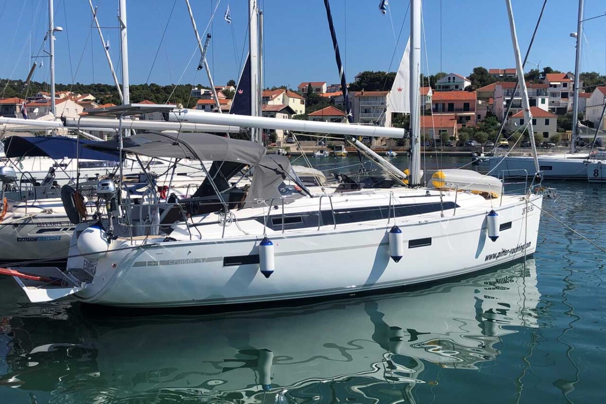 Bavaria Cruiser 37 Emira