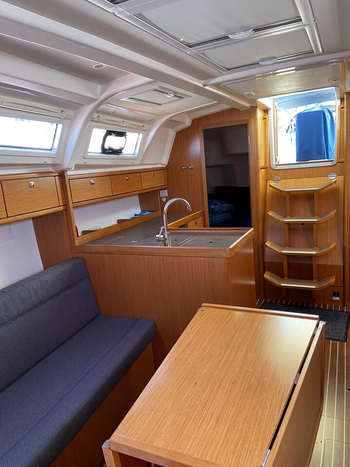 Bavaria Cruiser 37 Into the Blue