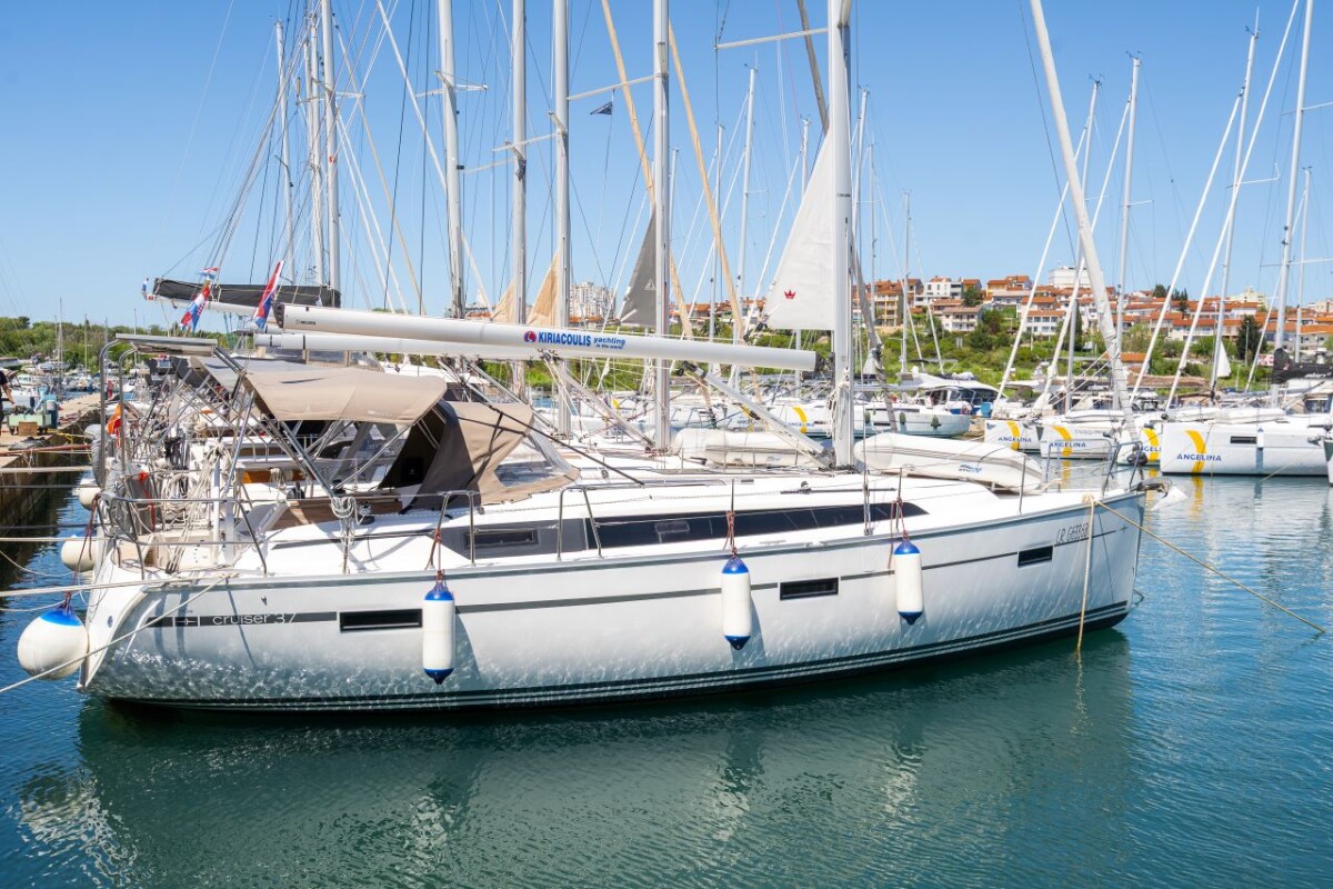 Bavaria Cruiser 37 Kata