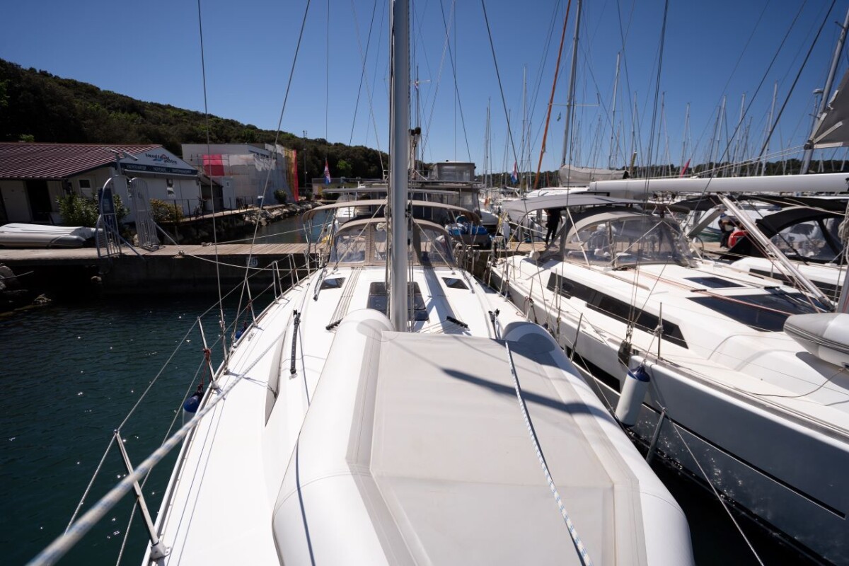 Bavaria Cruiser 37 Kata
