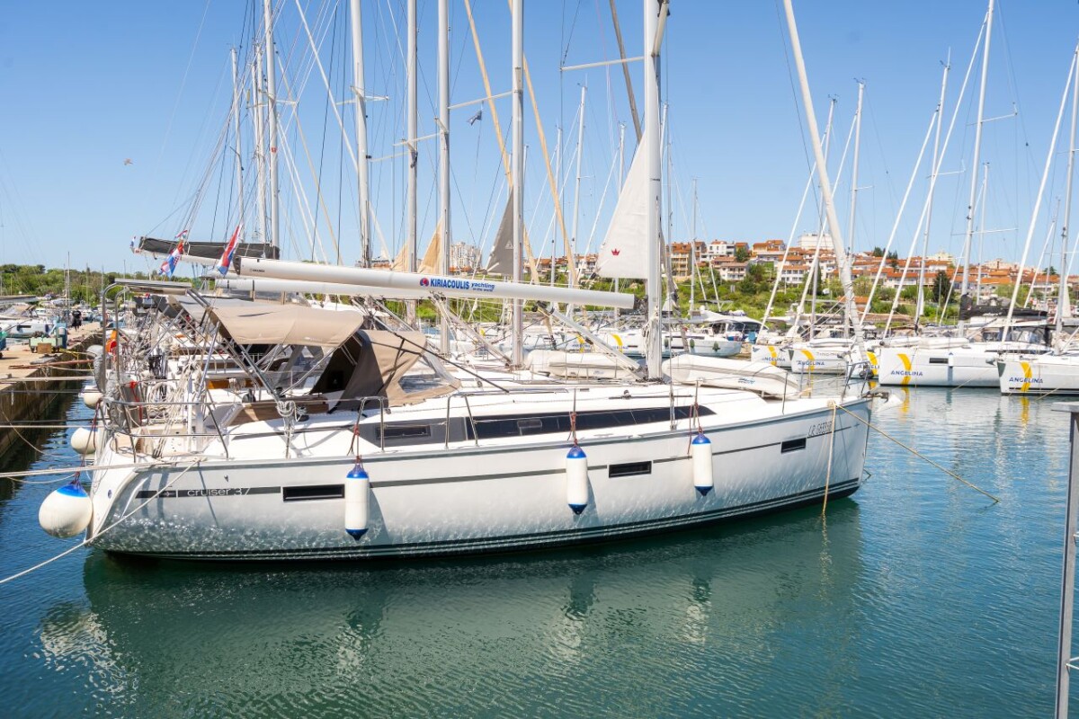 Bavaria Cruiser 37 Kata