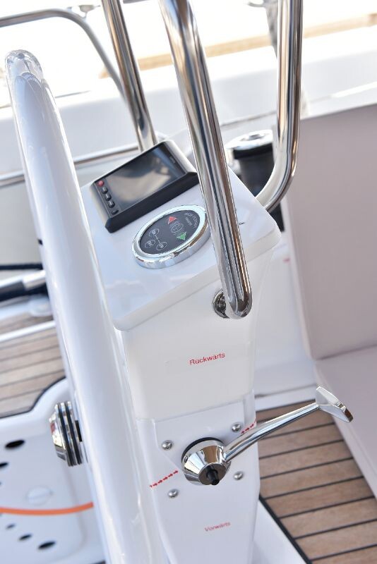 Bavaria Cruiser 37 White Pearl 