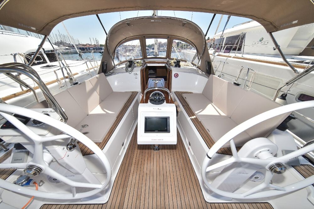 Bavaria Cruiser 37 White Pearl 