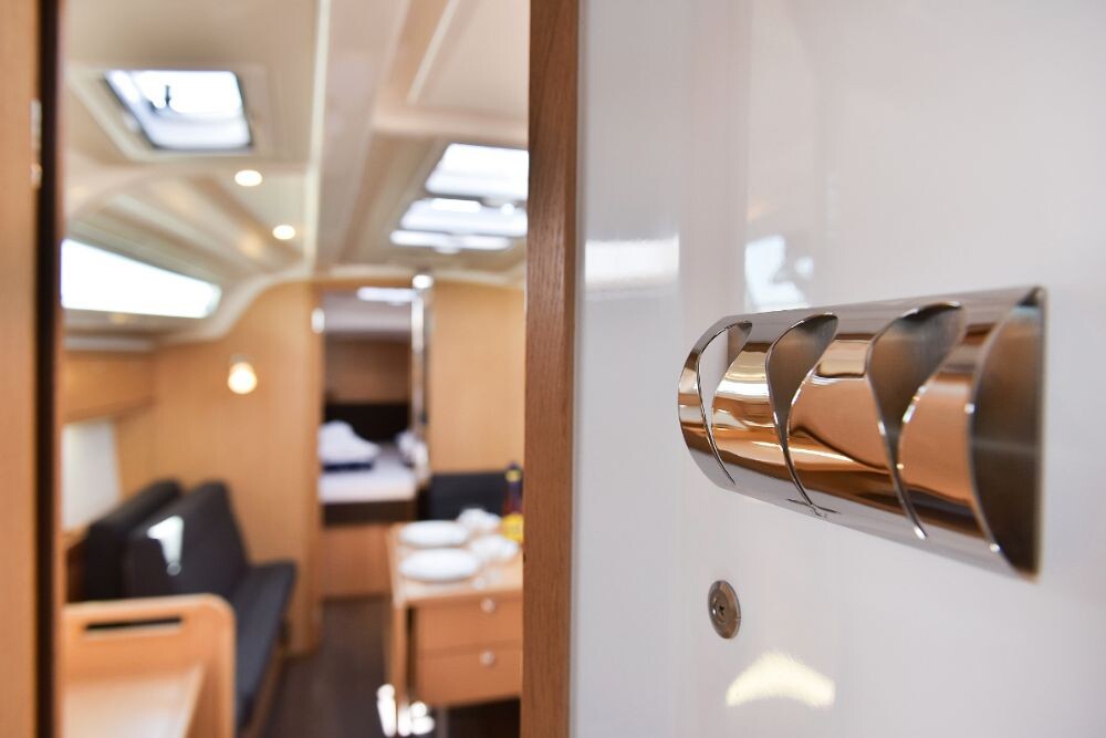 Bavaria Cruiser 37 White Pearl 