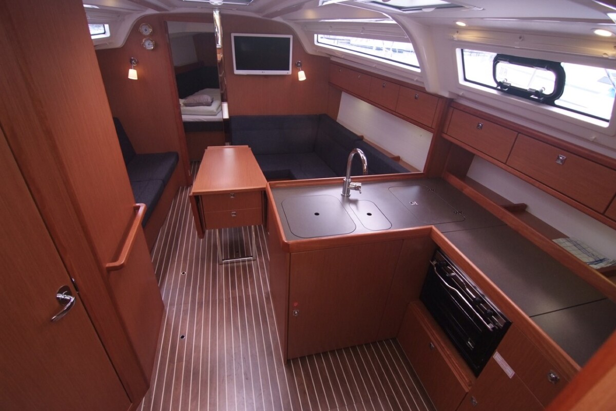 Bavaria Cruiser 37 Dori
