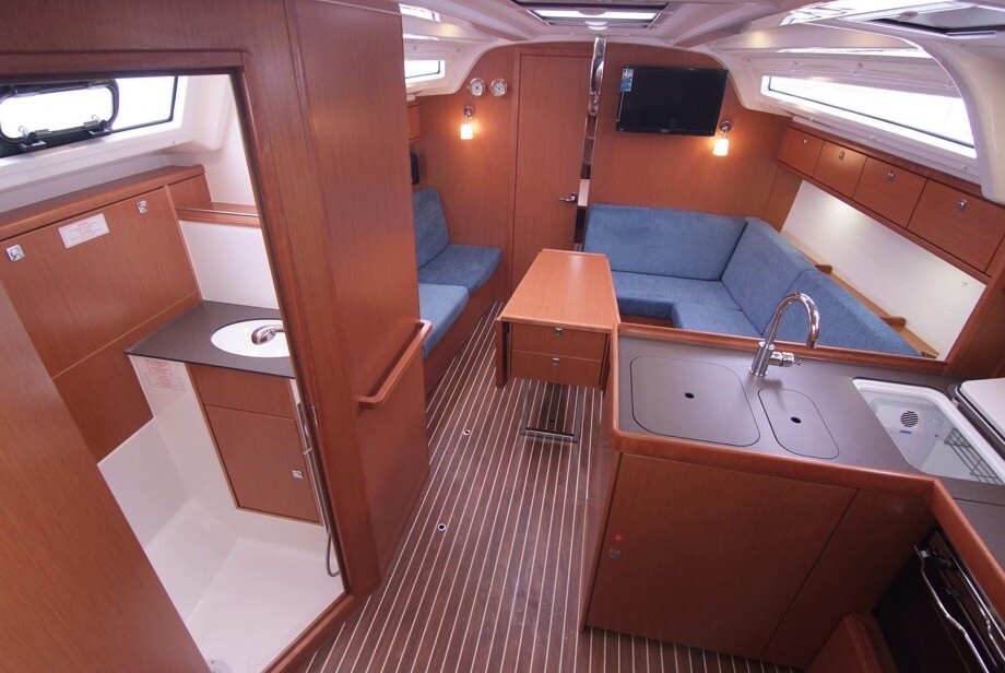 Bavaria Cruiser 37 Jugo