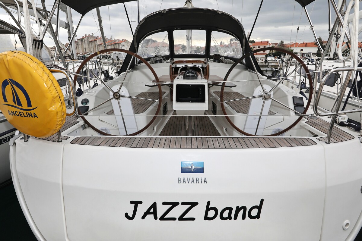 Bavaria Cruiser 37 Jazz Band