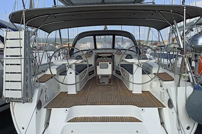 Bavaria Cruiser 45 Saffron
