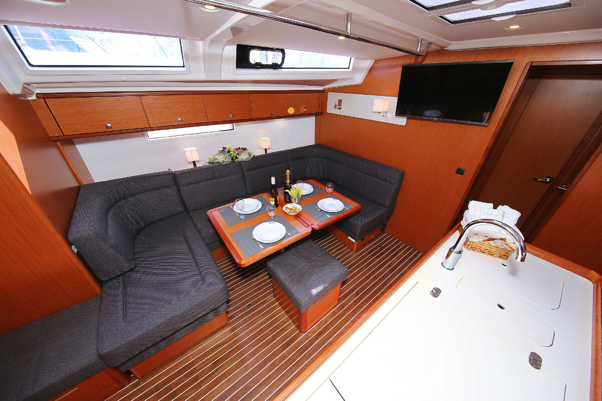 Bavaria Cruiser 56 El Karinjo