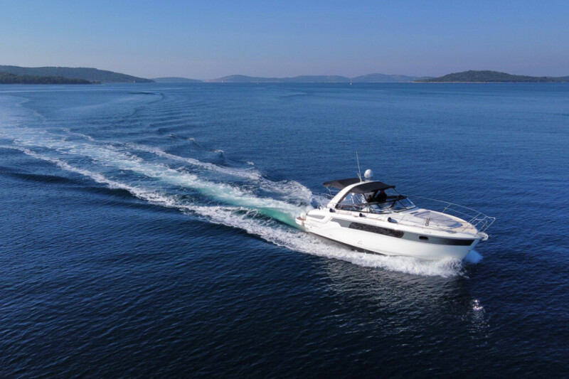 Bavaria Sport 35 Topless