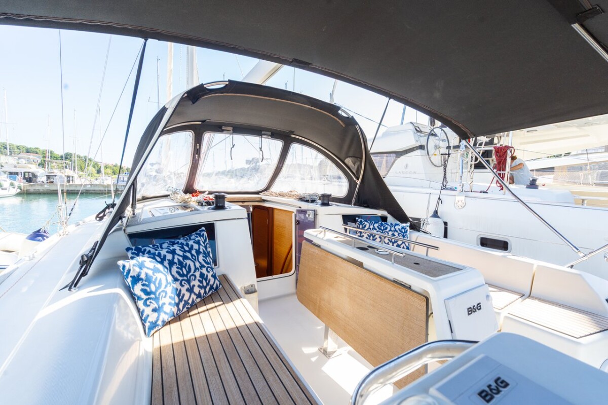 Dufour 360 GL Draco