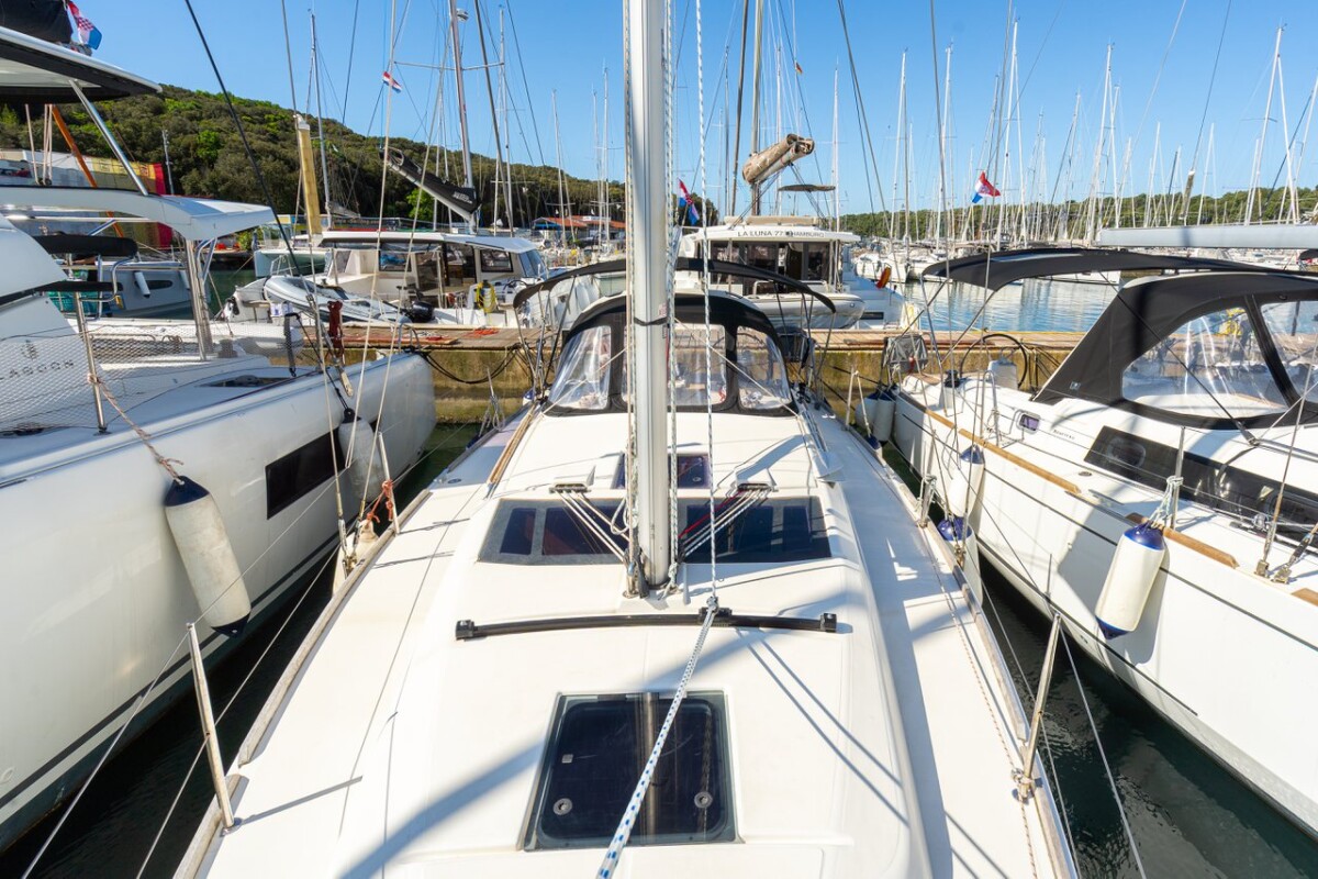 Dufour 360 GL Draco