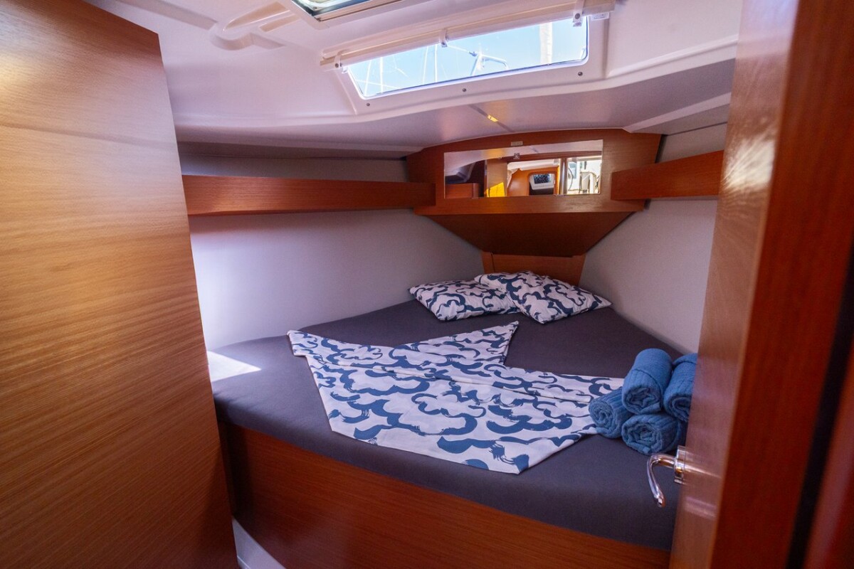 Dufour 360 GL Draco