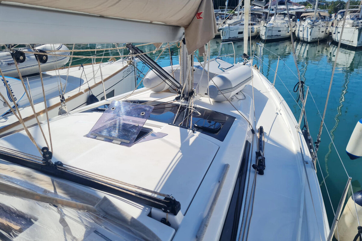 Dufour 390 Elena