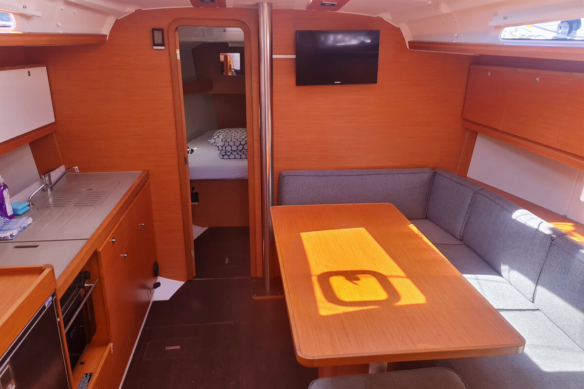 Dufour 390 Elena