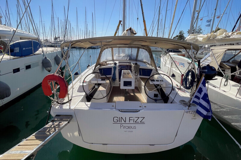 Dufour 390 Gin Fizz